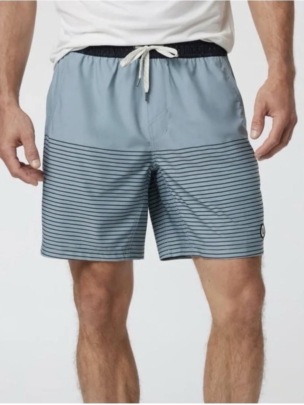 Vuori Men's Kore Lined Shorts XXL 2XL Blue 8" Inseam Activewear Shade Stripe